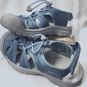 Keen~Ladies Hiking Sandals